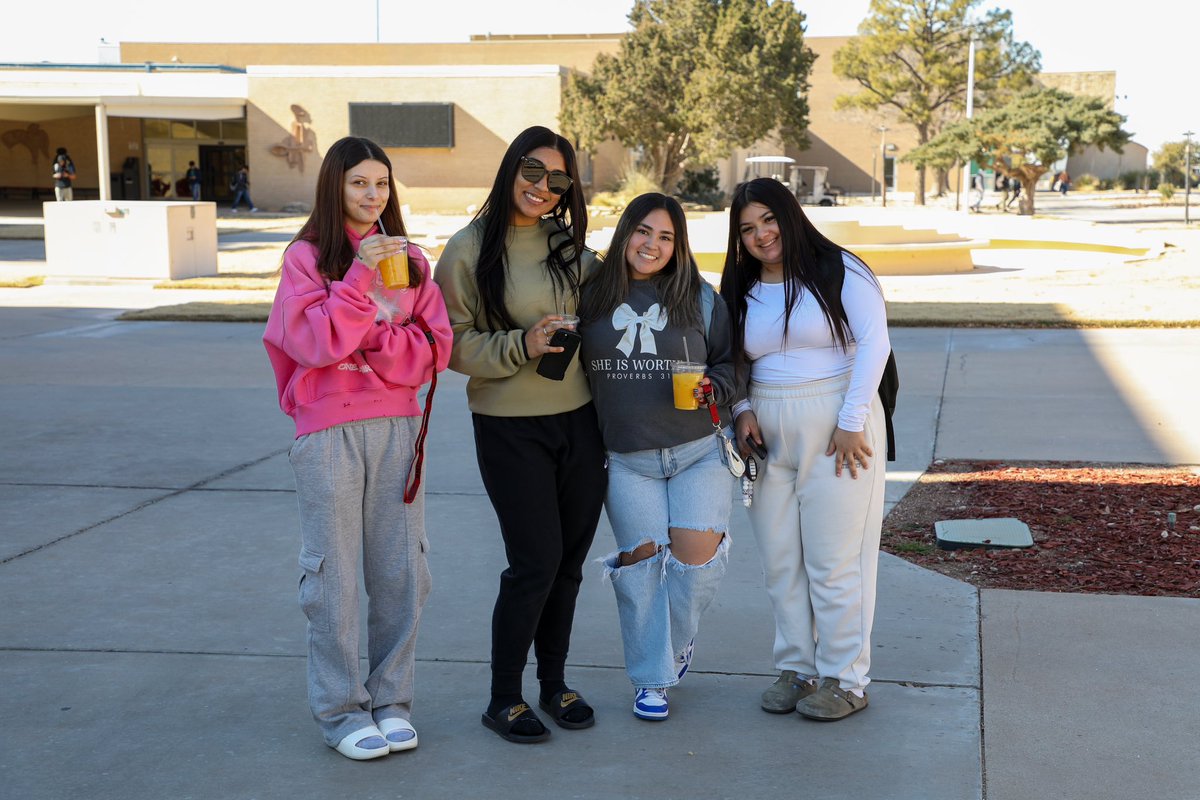 NewMexicoJC's tweet photo. Welcome back, students! The first week of classes went great. We’ll see you back here on Tuesday!
#NMJC #NMJCSuccessThroughLearning #NewMexicoJuniorCollege #FeelTheThunder https://t.co/1qZZ0PmQBc