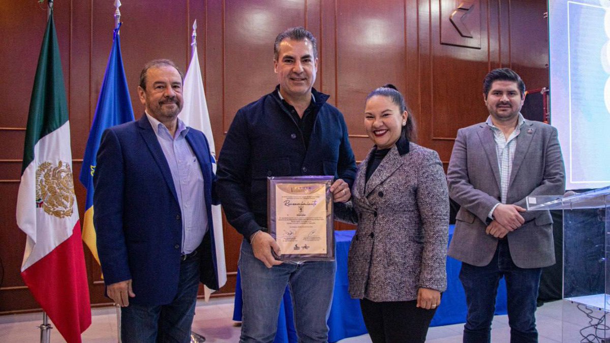 cicej_'s tweet photo. Nuestro total agradecimiento a quienes nos acompañaron a celebrar los 57 años de la fundación de nuestro querido Colegio de Ingenieros Civiles del Estado de Jalisco; fue un día muy especial para cada uno de los que integramos esta Asociación Civil creada en 1968, con el objetivo de contribuir con acciones tangibles al desarrollo del Estado. 

Por este Colegio han pasado personajes claves que hoy forman parte de la historia no solo del CICEJ, sino de la entidad, por lo que tenemos que sentirnos muy orgullosas y orgullosos de formar parte de la asociación más grande en el País, que ha puesto su experiencia técnica al servicio de las y los jaliscienses.

Seguiremos adelante, más unidos que nunca, para impulsar acciones que trasciendan y demostrando por qué somos líderes a nivel nacional.

#UnColegioQueFortaleceAJalisco