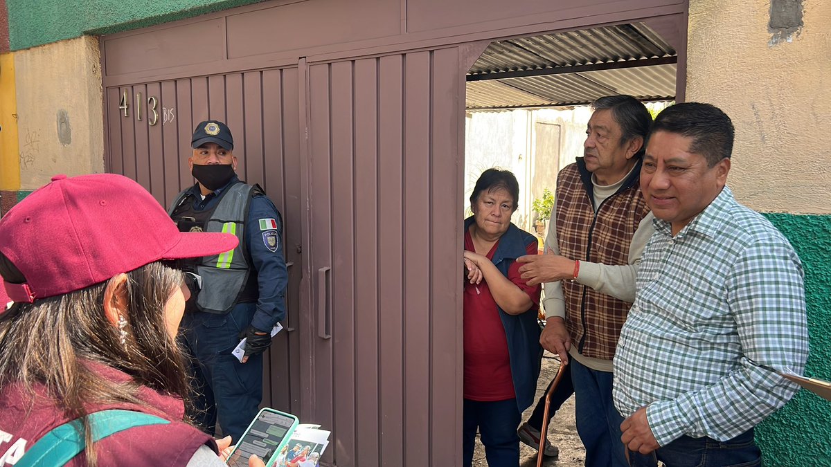 Dando continuidad a la política de gobierno instaurada por nuestra jefa de gobierno <a href="/ClaraBrugadaM/">Clara Brugada Molina</a>, el día de hoy visitamos y recorrimos la colonia Portales Sur, Casa por Casa para escuchar de viva voz las necesidades de los vecinos.