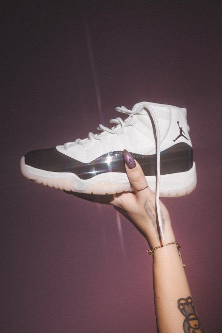 SOLELINKS's tweet photo. Ad: Restocked today on Shoe Palace
Women’s Air Jordan 11 Retro ‘Neapolitan’
=> https://t.co/vMf6YwpaOc

Air Jordan 5 Retro 'Burgundy'
=> https://t.co/6hLPG9bnf7

Air Jordan 1 Low OG 'Atmosphere Grey'
=> https://t.co/7cDsGmEqYv https://t.co/2fnxp9dN8C