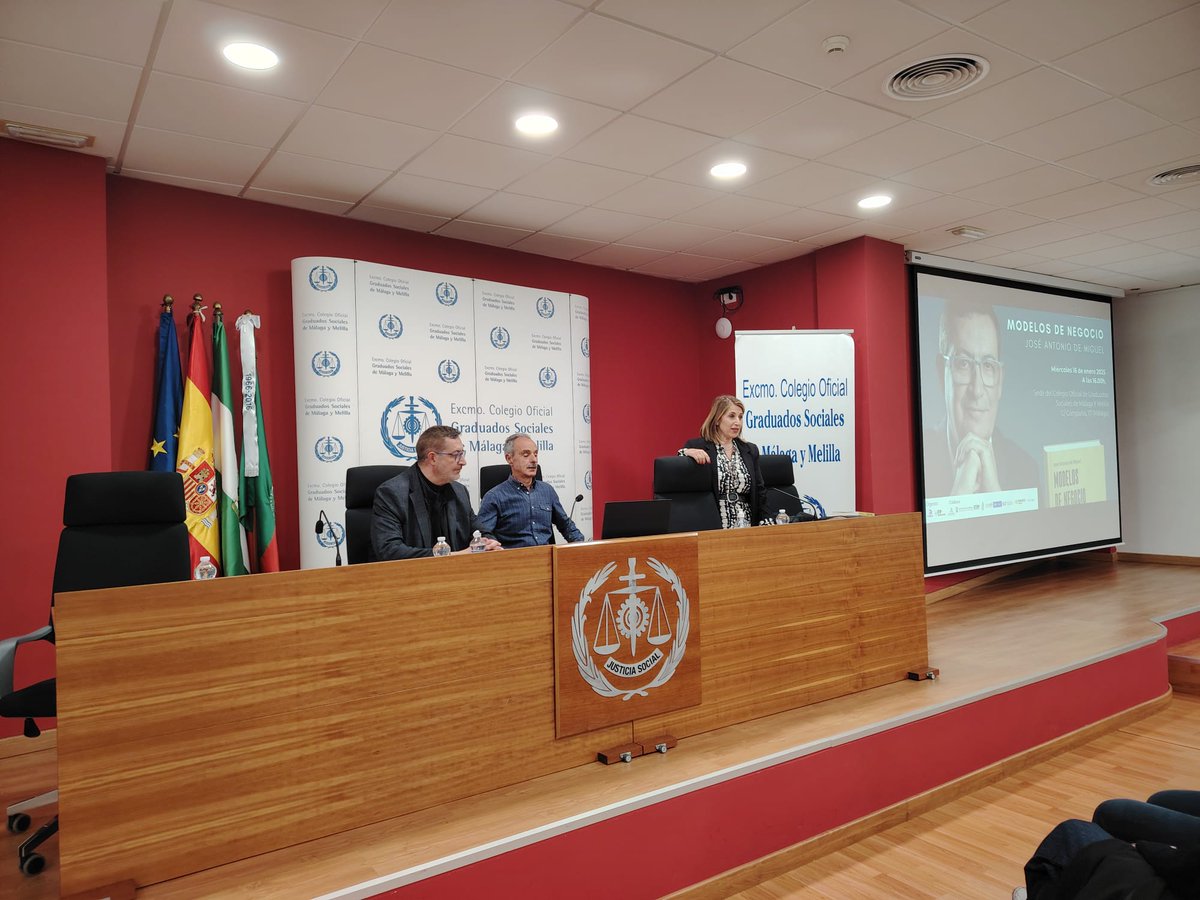 MarketTeacher's tweet photo. .@FPinnovacion Gran aprendizaje sobre Modelos de negocio con @yoemprendo en #Málaga
Gracias @malaga @ppenalvera @cemmalaga @diverxiamlg Colegio Graduados Sociales @WindupBusiness @esther_fol #GenerationFP https://t.co/XnEAx8nsOJ