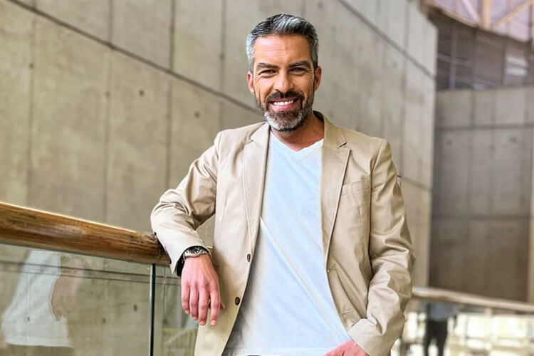 ¡Sintoniza #Corresponsales!

Le pegamos un telefonazo 📞 al periodista Nicolás Gutiérrez (<a href="/Nicogutierrez/">Nicolás Gutiérrez</a> ), encargado del backstage del Festival del Huaso de Olmué.

Por el 102.1 Fm, Radio13c.cl y la App