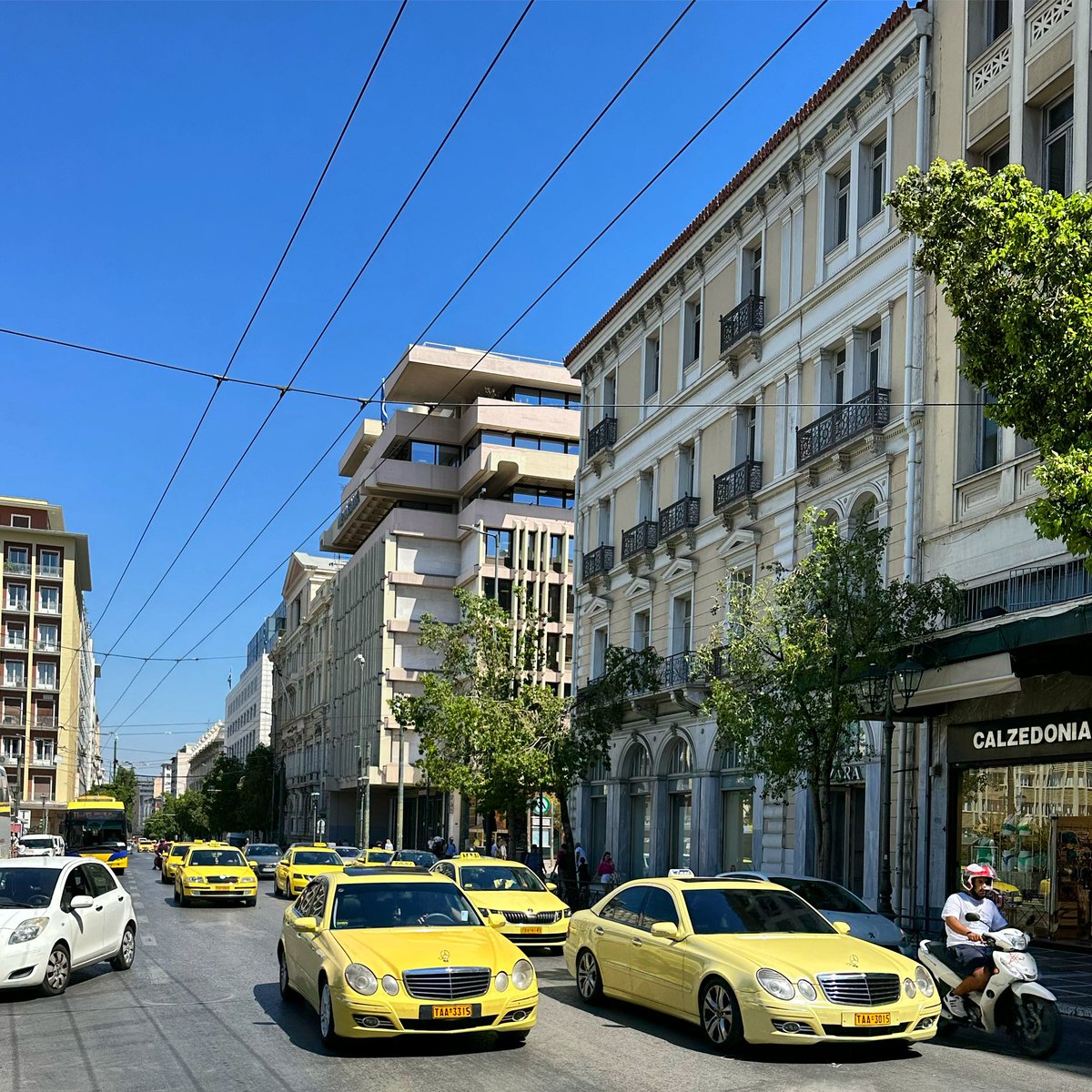 jgreg's tweet image. 📍 Athènes 🇬🇷 le 17 juillet 2023
📸 iPhone 14 pro 
🎨 Instagram 
#souvenir #yellowcab #Athens #Grece