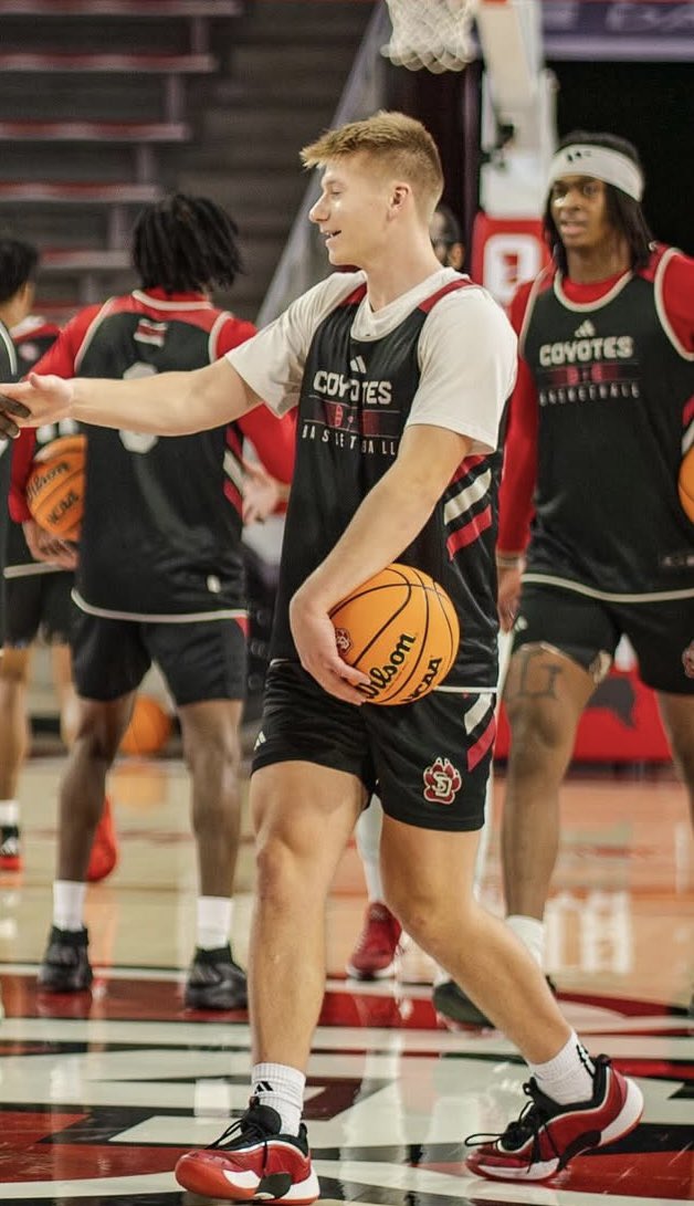 Sanford Sports Academy Basketball Teams (@ssahoopsteams) on Twitter photo ALUMNI SPOTLIGHT: Our guy <a href="/PorterIhnen/">Porter Ihnen</a> is redshirting this year for the <a href="/SDCoyotesMBB/">South Dakota Men's Basketball</a>‼️The Coyotes are 1️⃣0️⃣-8️⃣ on the year and have a big home-stand tonight and Saturday. Porter is no doubt using this time to put in work!!
We are PROUD of him!
#SanfordSports | #StrongerTogether ALUMNI SPOTLIGHT: Our guy <a href="/PorterIhnen/">Porter Ihnen</a> is redshirting this year for the <a href="/SDCoyotesMBB/">South Dakota Men's Basketball</a>‼️The Coyotes are 1️⃣0️⃣-8️⃣ on the year and have a big home-stand tonight and Saturday. Porter is no doubt using this time to put in work!!
We are PROUD of him!
#SanfordSports | #StrongerTogether
