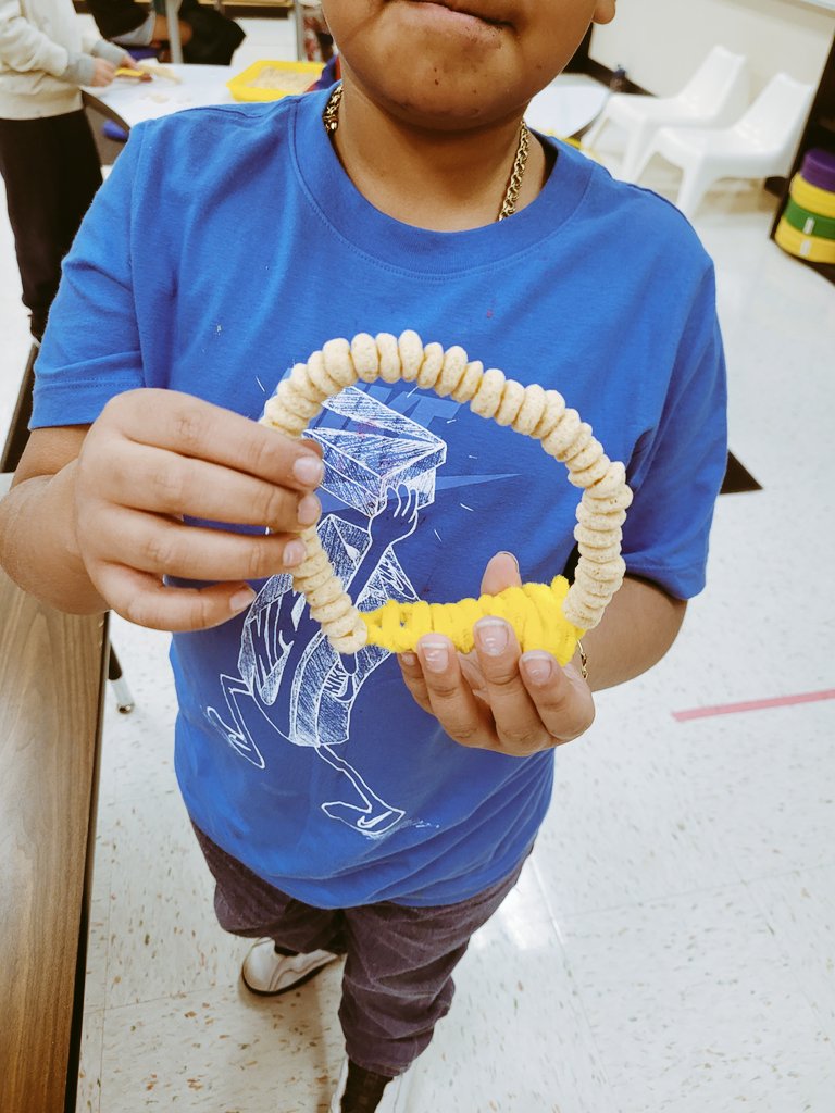 1st graders <a href="/NISDFranklinES/">Kay Franklin ES</a>  started their Environmental Engineering unit and designed bird feeders to help birds in the cold weather find food ❤️🐦 #nisdstemlabs #KFEstem #nisdstemlabs #careerexplorations