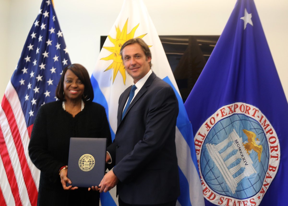 EximBankUS's tweet photo. ICYMI: @EXIMChair signs $200M MOU w/ @BROU_uy to support US exports to Uruguay in key sectors like agriculture, renewable energy, critical minerals &amp; infrastructure. The MOU highlights our commitment to boost trade ties &amp; spur mutual economic growth.
Read: https://t.co/5XGtsf28lO https://t.co/BlAm1UaVM0