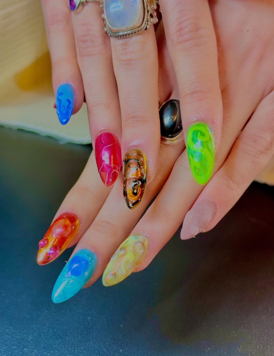 Ayunae_'s tweet photo. Le dm … les nails (Je suis une tocarde j’ai envoyé ça à une PO que j’avais jamais vu) https://t.co/Riz8QPkshf