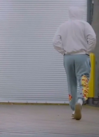 itcowby's tweet photo. hands in the pants, ALWAYS https://t.co/a6lF99hlsH