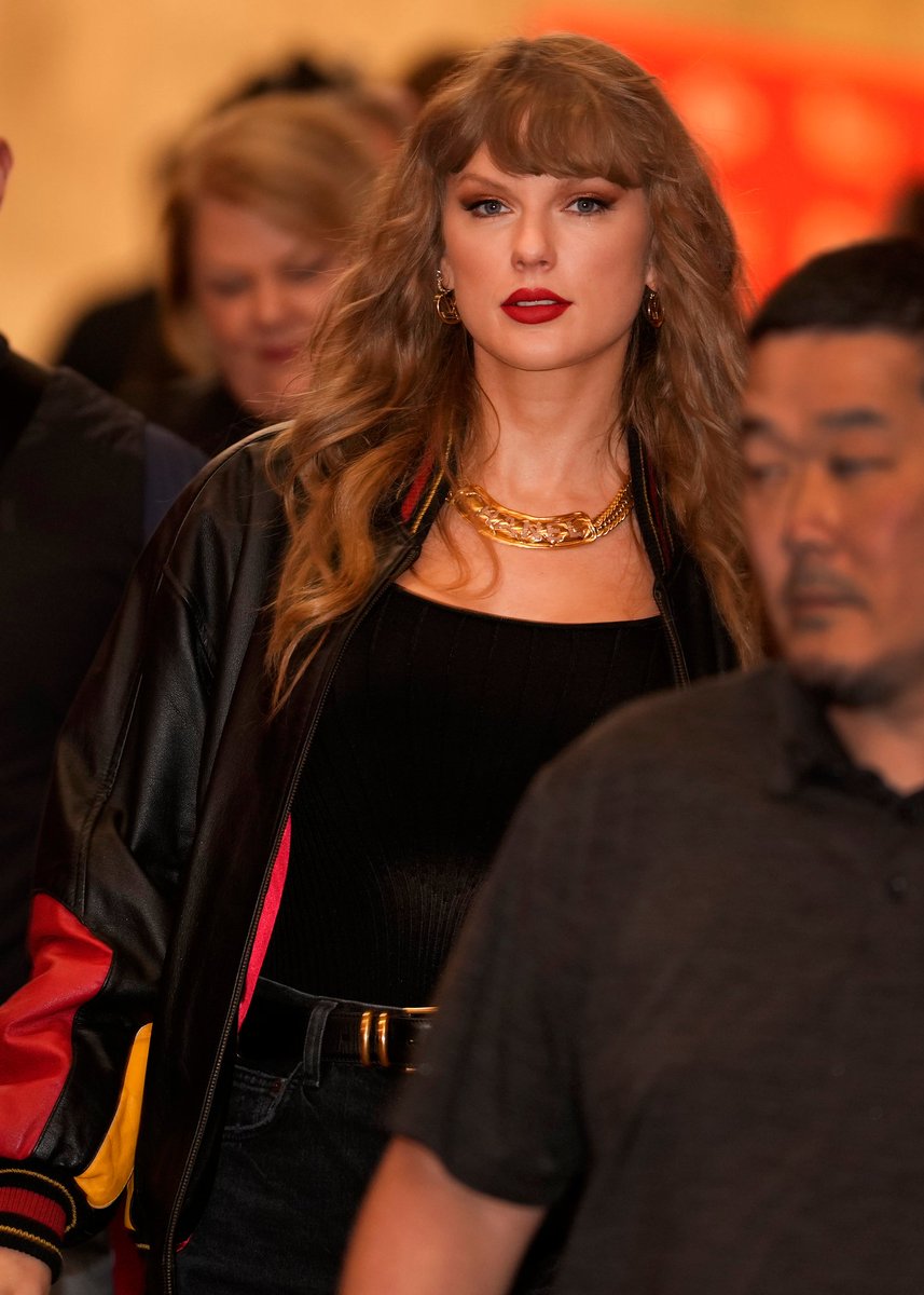 TSUpdatesEs's tweet photo. 🚨 | Taylor Swift revela que donó a organizaciones en medio de los incendios forestales de Los Ángeles y alienta a las personas a hacerlo a través de una historia de IG

• 211 LA
• California Community Foundation Fund
• Direct Relief
• Greater Los Angeles Education Foundation
• Habitat For Humanity of Greater Los Angeles
• Los Angeles Fire Department Foundation
• Los Angeles Regional Food Bank
• Los Angeles Unified School District Education Foundation
Emergency Relief Fund
• MusiCares.
• Pasadena Educational Foundation Eaton Fire Response Fund.