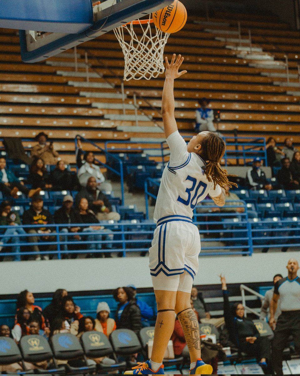 Fsubroncos_wbb's tweet photo. Happy 𝐆𝐀𝐌𝐄𝐃𝐀𝐘 🏀

🆚 Shaw University
📍Raleigh, NC
⏰ Women's Basketball at 6:00 pm | Men's Basketball at
8:00 pm
📺 Watch on the https://t.co/VoIWpIhmES
📊 Follow stats and other game info on https://t.co/lGfkWaRMjf

📸 @briflixs

#fsubroncos | #broncopride https://t.co/rQVq3y1N70