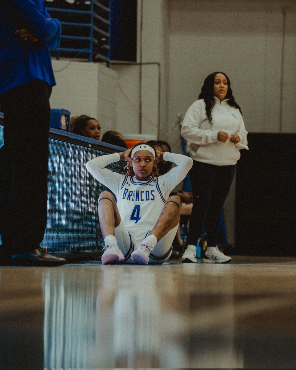 Fsubroncos_wbb's tweet photo. Happy 𝐆𝐀𝐌𝐄𝐃𝐀𝐘 🏀

🆚 Shaw University
📍Raleigh, NC
⏰ Women's Basketball at 6:00 pm | Men's Basketball at
8:00 pm
📺 Watch on the https://t.co/VoIWpIhmES
📊 Follow stats and other game info on https://t.co/lGfkWaRMjf

📸 @briflixs

#fsubroncos | #broncopride https://t.co/rQVq3y1N70