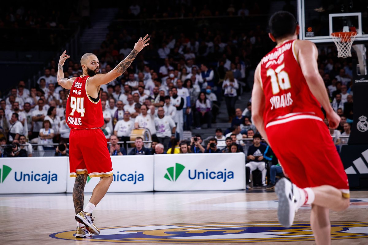 Olympiacos_BC's tweet photo. Mission accomplished: Two wins on the road! 💪🔥

📸 #Euroleague, Round 22: #RMBOLY
#OlympiacosBC #WeAreOlympiacos #TogetherWeFight