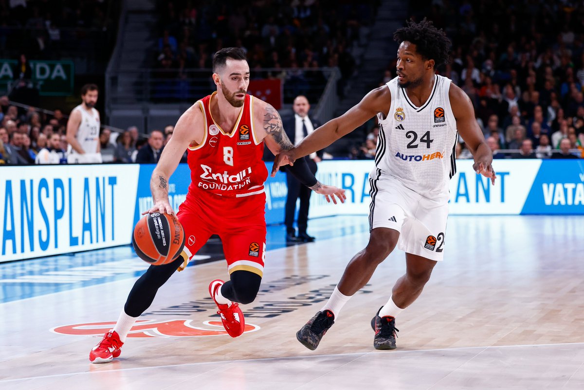Olympiacos_BC's tweet photo. Mission accomplished: Two wins on the road! 💪🔥

📸 #Euroleague, Round 22: #RMBOLY
#OlympiacosBC #WeAreOlympiacos #TogetherWeFight