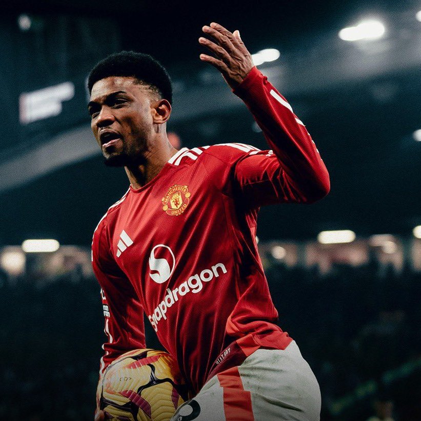 CInglesao's tweet photo. 🇨🇮 Amad Diallo (22) na Premier League 2024/25:

🏟️19 Jogos
⚽️6 Gols
🅰️6 Assistências
😳Uma participação em gol a cada 110 minutos

Hoje, precisou de 12 MINUTOS para um HAT-TRICK. Simplesmente imparável!