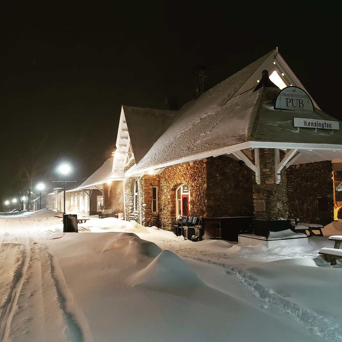 Cozy up for dinner in the historic Kensington Train Station at the Island Stone Pub! 🥘

Open Hours 
⏰ Wednesday &amp; Thursday: 11:30 am – 8 pm
⏰ Friday &amp; Saturday: 11:30 am – 9 pm

View their menu, learn more, and book your reservation: islandstonepub.ca