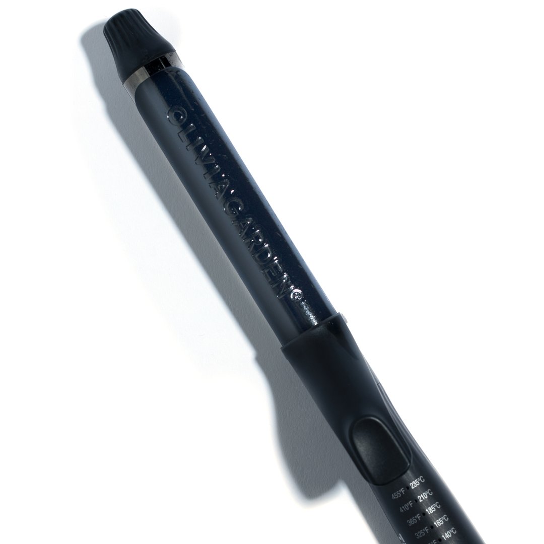 Perfect hair for a perfect day. 👰‍♀️

This bridal beauty was styled with #OliviaGarden Ambassador @matrimonymanes' faves: 

✨ Ceramic + ion #OGHairDryer and 44mm #CeramicIon #SpeedXL round thermal brush to blowout.
✨ 1' Titanium + ion #OGCurlingIron to style.