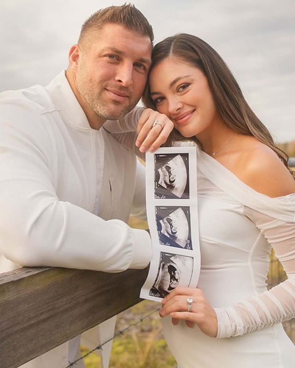 Congratulations to <a href="/TimTebow/">Tim Tebow</a> &amp; his wife, <a href="/DemiTebow/">Demi-Leigh Tebow</a>, who announced they're expecting their first child.

#BroncosCountry can't wait to meet Baby Tebow!

(via Tim Tebow/IG)