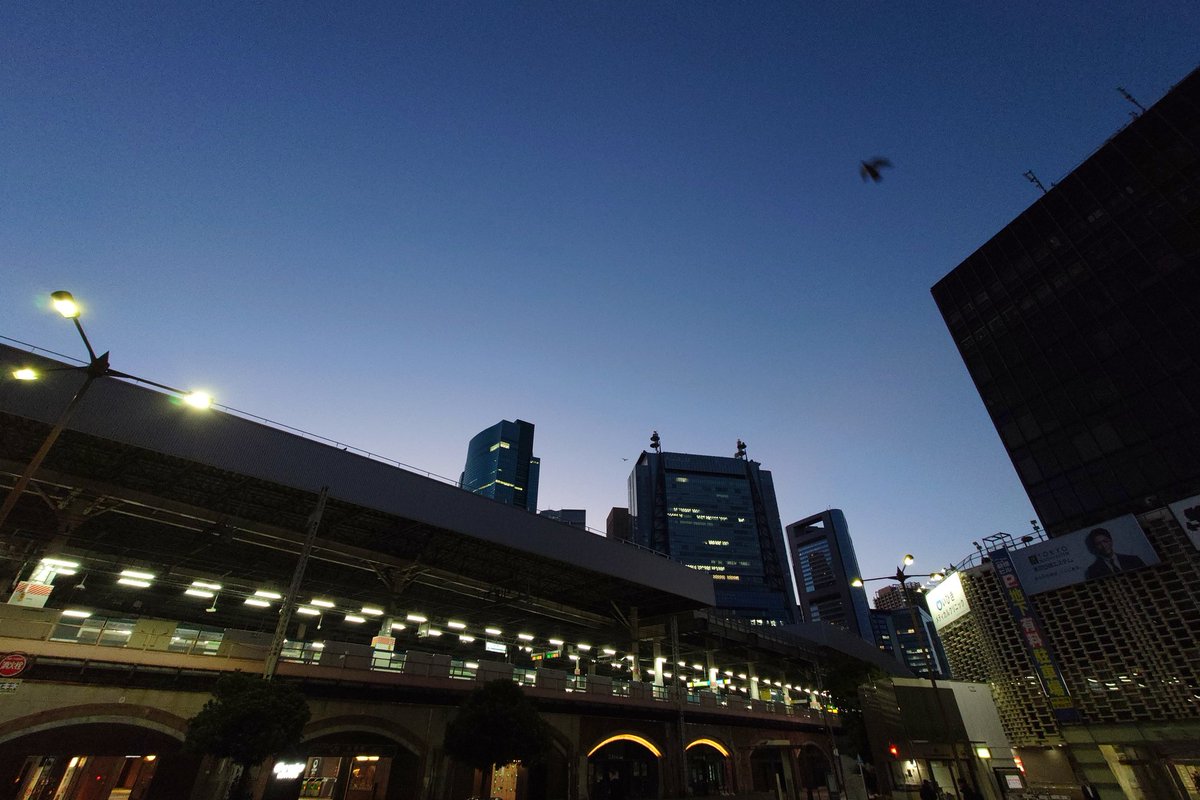 awapom_photo's tweet photo. トーキョーは朝の７時

#アサソラ #イマソラ #キリトリセカイ #ファインダー越しの私の世界 #東京 #tokyo #xperia1V #PhotographyPro https://t.co/MWXgcmvuEr