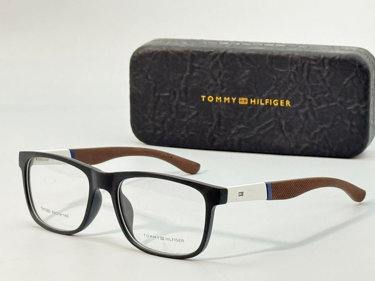 Rayyan_Bello's tweet photo. Designer Frame with blue photochromic
Price 20k
📱08037015228
📍Kaduna
Nationwide Delivery 
#buynow #business https://t.co/UuIpdsHYfj