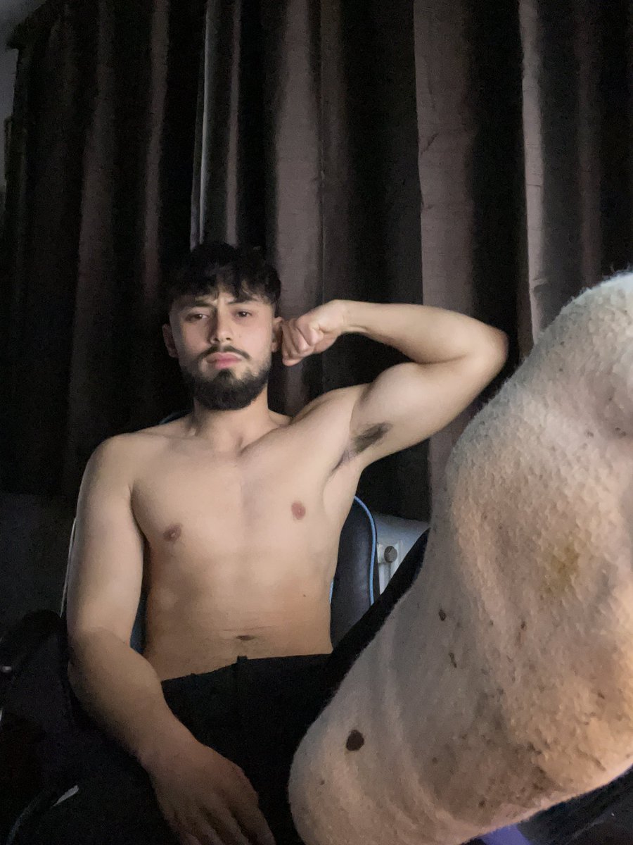 Masterwilliam8_'s tweet photo. Feeling strong and in control. 
Time to flex my power and remind you why you should spoil me. 💪💰 https://t.co/jDKWUNX5Fh