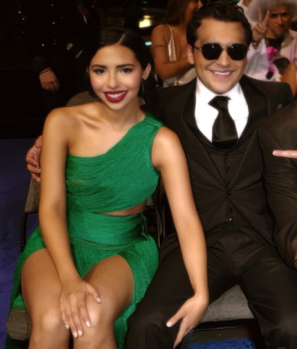 Pareja del año

#Dimecómoquieres #Nodangela