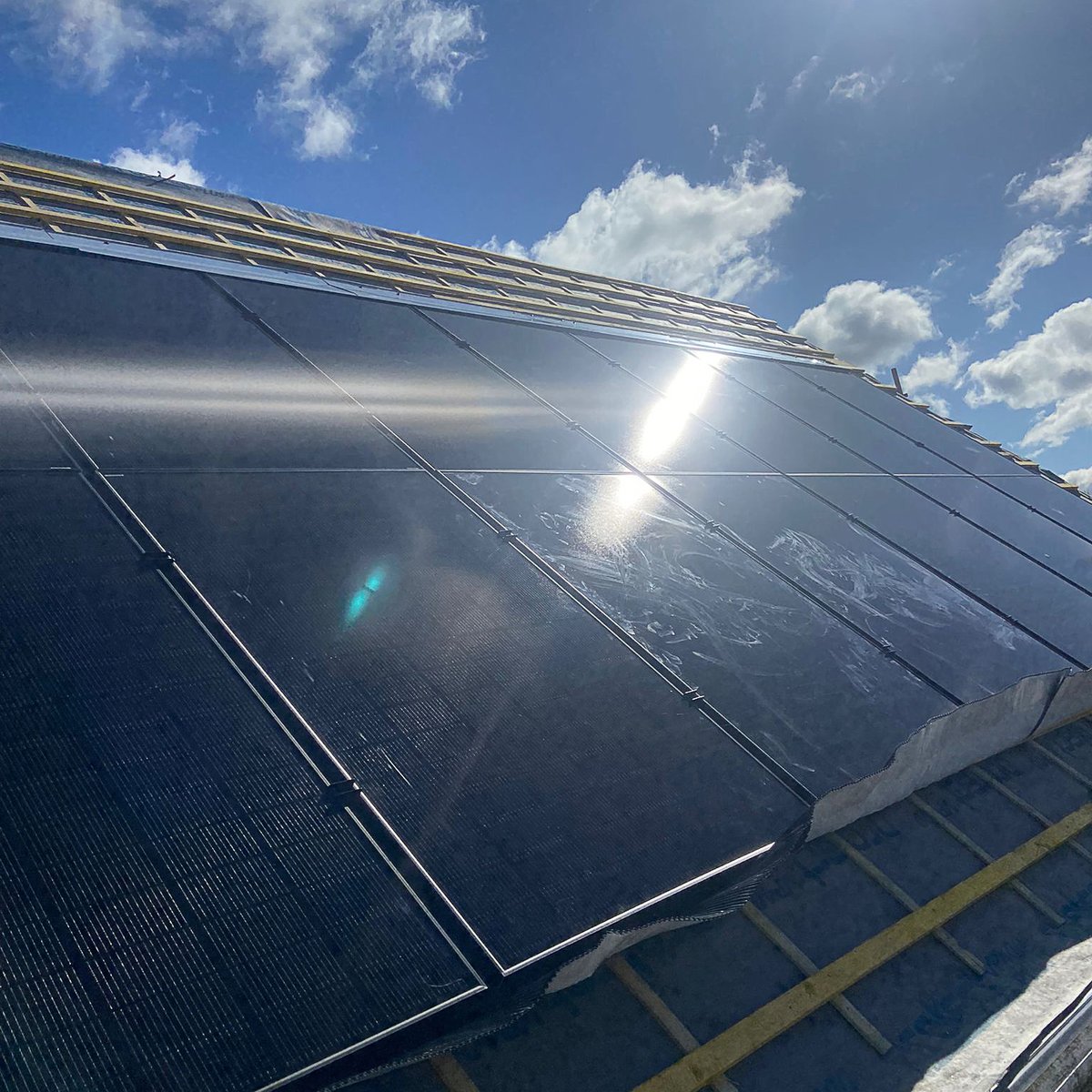 GreenVersity's tweet image. IN ROOF RESIDENTIAL SOLAR

Take a look at our fantastic fully integrated IN ROOF system!

For more information on our solar installation services or to discuss a particular project, call us on 0333 344 9496.

greenversity.co.uk

#solarpanelinstallation #solarpanelinstaller