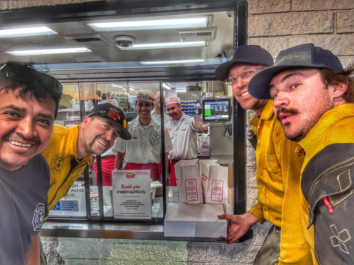 775times's tweet image. Our #TMFR Firefighters are into week #2 on the #EatonFire, mopping up along the control lines in the Santa Anita Canyon. Critical fire weather continues into next week. We are also grateful to the local In-N-Out Burger for their support. 
#LAfires #CaliforniaWildfires 🚒🔥🙏🏼🧑🏻‍🚒
