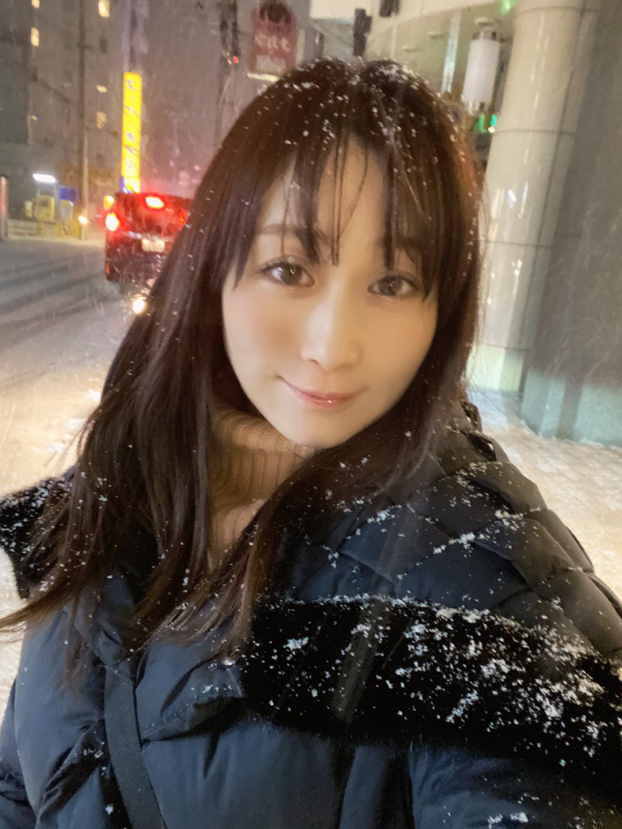 yuu_kawakami's tweet photo. さて、まずは名古屋イベントのご紹介😆
久しぶりに会えて嬉しいな❤️
２月８日(土)
マザー×川上ゆう・名古屋サイン会
【日時】2月8日(土)
　☆第1部　12:00～
　☆第2部　16:30～
【会場】ＭＡＸ書店 名駅店
住所：愛知県名古屋市中村区椿町13-6 フラッシュビル１F
TEL：052-459-1117

#サイン会 #川上ゆう #MAX書店