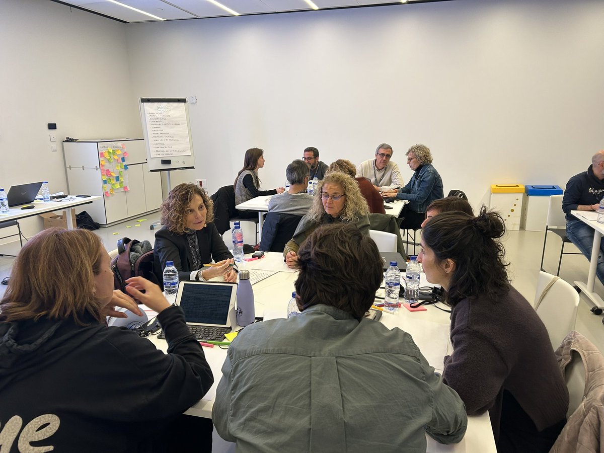 Anna Jolonch (@annajolonch) on Twitter photo Avui ha començat la 2a Edició del Programa entre escoles que introdueix la "peer review" o revisió entre iguals i la cultura d'indagació docent en el context estatal amb <a href="/Educaixa/">EduCaixa</a> <a href="/CEL_IOE/">UCL Centre for Educational Leadership</a> i <a href="/lid_barcelona/">LID Barcelona - Centre de Lideratge Educatiu</a> <a href="/GJC_Ross/">Greg Ross</a> <a href="/FajulaG/">Gloria Fajula</a> <a href="/MarkQuinn1968/">Mark Quinn FCCT</a> <a href="/carminapinya/">Carmina Pinya 🎗</a> Avui ha començat la 2a Edició del Programa entre escoles que introdueix la "peer review" o revisió entre iguals i la cultura d'indagació docent en el context estatal amb <a href="/Educaixa/">EduCaixa</a> <a href="/CEL_IOE/">UCL Centre for Educational Leadership</a> i <a href="/lid_barcelona/">LID Barcelona - Centre de Lideratge Educatiu</a> <a href="/GJC_Ross/">Greg Ross</a> <a href="/FajulaG/">Gloria Fajula</a> <a href="/MarkQuinn1968/">Mark Quinn FCCT</a> <a href="/carminapinya/">Carmina Pinya 🎗</a>