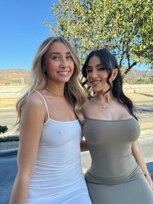 Look who it is 😍 @lilyphillip_s https://t.co/gkTPRd0Iff<a class="tags" href="/tag/lilyphillip_s">@lilyphillip_s</a>