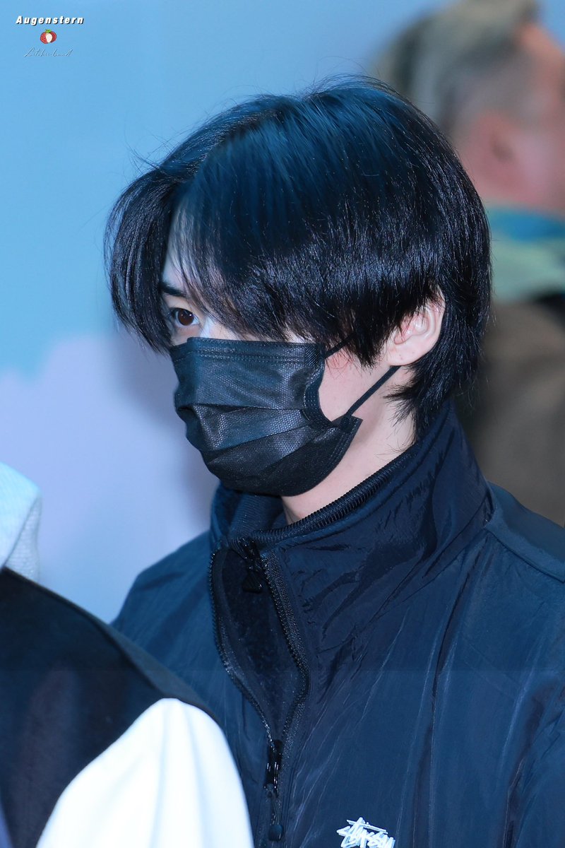 Litchiiland's tweet photo. 250117 인천 ICN 출국【HQ】

Have a safe flight🫳🏻🫳🏻

#리노
#리노는기여어
#Leeknow
#Straykids https://t.co/hS6YzCkGVv