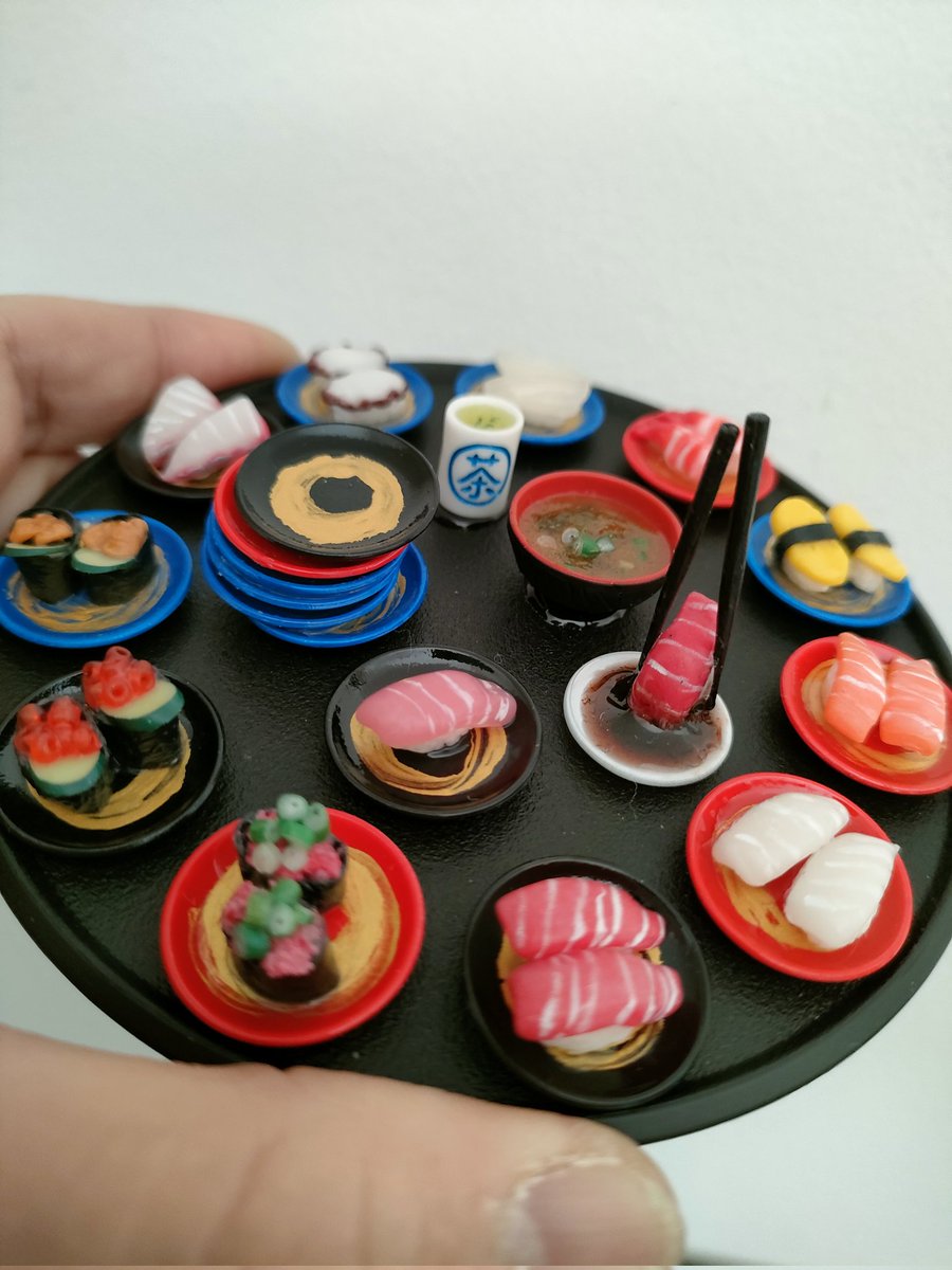 ririmart's tweet photo. 「日常に遊び心を。」をテーマに見に着けて楽しいミニチュア・アクセサリーを樹脂粘土で作っています。
あなたを美味しく楽しくコーディネイトします！
HPはイベント出展予定を随時更新。主にイベントでの販売で細々と営業中です。
よろしくお願い致します。 https://t.co/9SdUOTgDqm