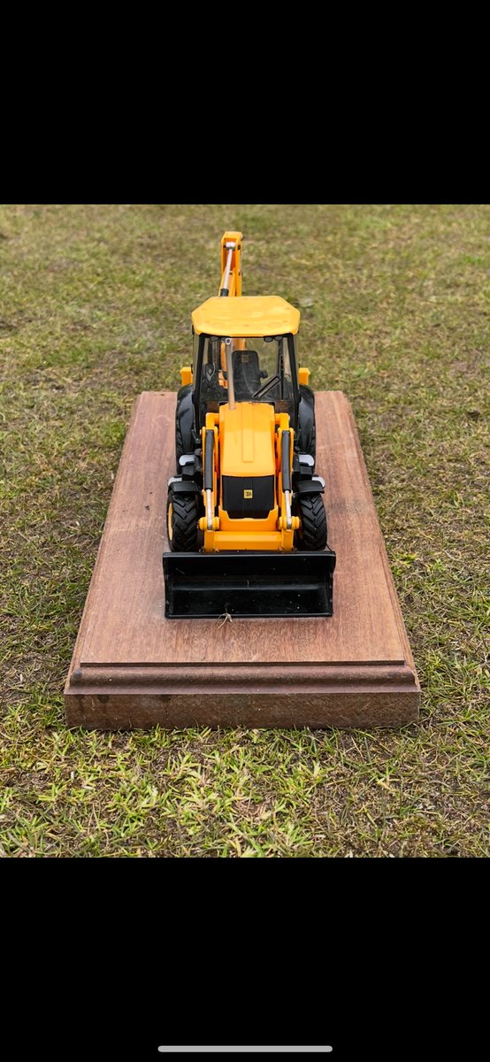 JamieS1393's tweet photo. @Top100Rick @JCBGolfCC  tee markers are great 👌🏻 Held a @livgolf_league event here last year I’m sure. https://t.co/OSbn37qA1B