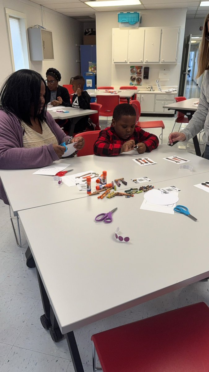 Read To Succeed π (@readtosucceed) on Twitter photo Earlier this week, we introduced βHow to Catch a Snowmanβ to the children at MidCumberland Head Start. They had so much fun reading along and creating their own snowmen! Thanks to <a href="/MidTnElectric/">MidTnElectric</a> for sponsoring this event. #rtsimaginationstation Earlier this week, we introduced βHow to Catch a Snowmanβ to the children at MidCumberland Head Start. They had so much fun reading along and creating their own snowmen! Thanks to <a href="/MidTnElectric/">MidTnElectric</a> for sponsoring this event. #rtsimaginationstation