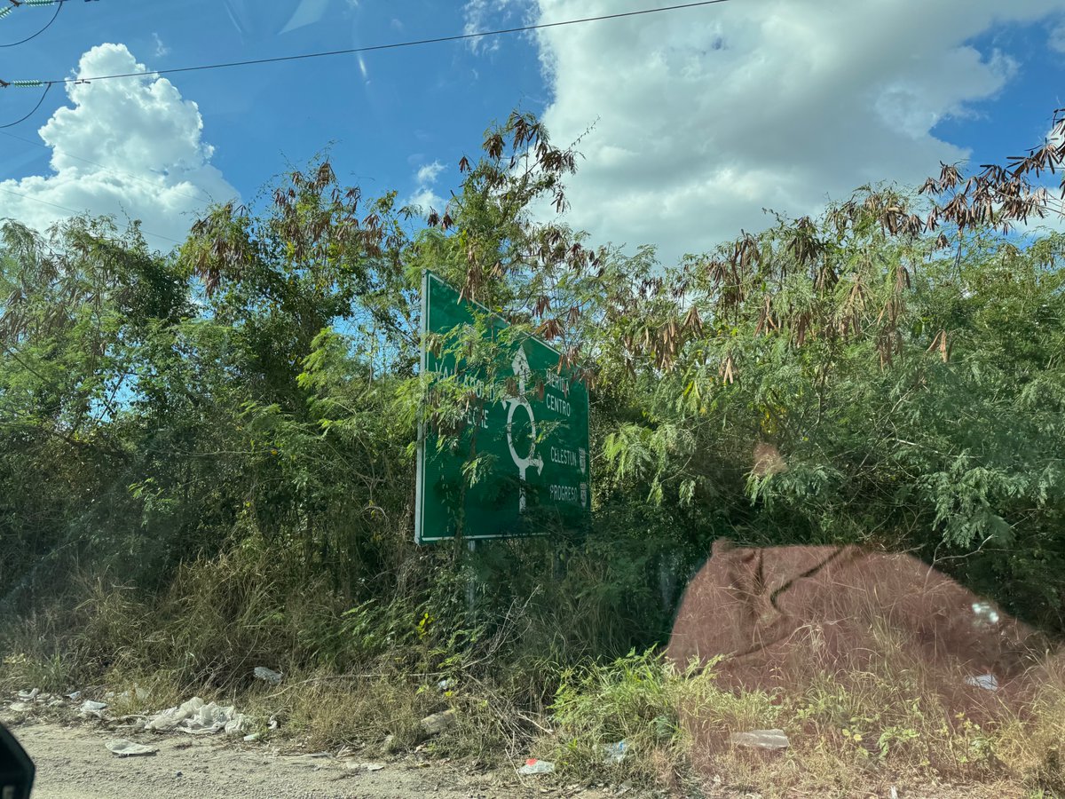 ¿Cómo te equivocasta al dar la vuelta? ¿En la glorieta inteligente? <a href="/AyuntaMerida/">Ayuntamiento Mérida</a> <a href="/GobYucatan/">Gobierno de Yucatán</a> <a href="/transitomerida/">Transito Mérida</a>