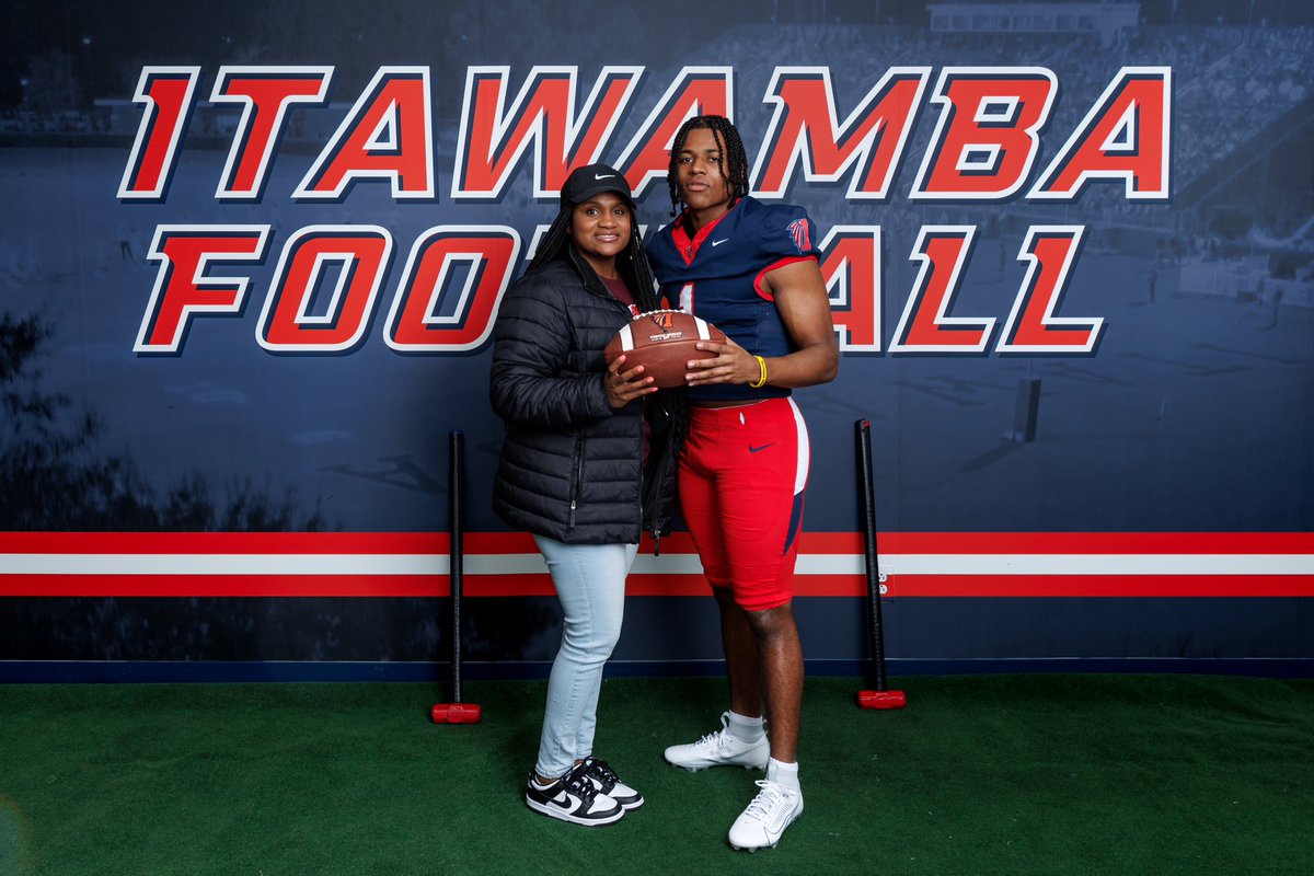 LandonRich_'s tweet image. had a great visit at ICC! 💙❤️
warrior➡️indian?👀
@NorrisGoTobie @KMO41AMN @Coach_TMacon