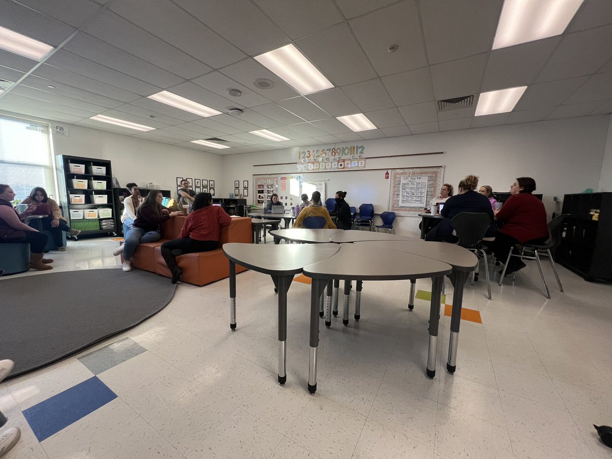 Mrs. Eichenlaub tweet media