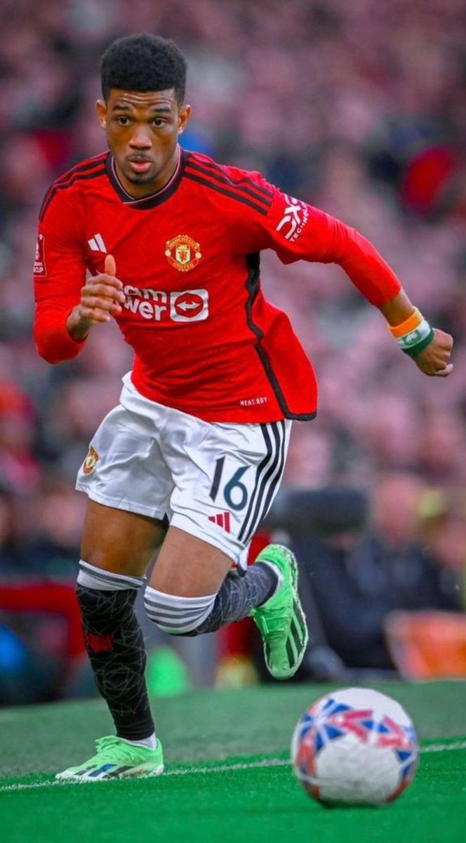 VJJunior_256's tweet photo. I previously believed Amad diallo was a better football player than Saaka, but I now recognize that Amad diallo surpasses the entire bukachere (Arsenal)football team. https://t.co/5vbqgnhkWD