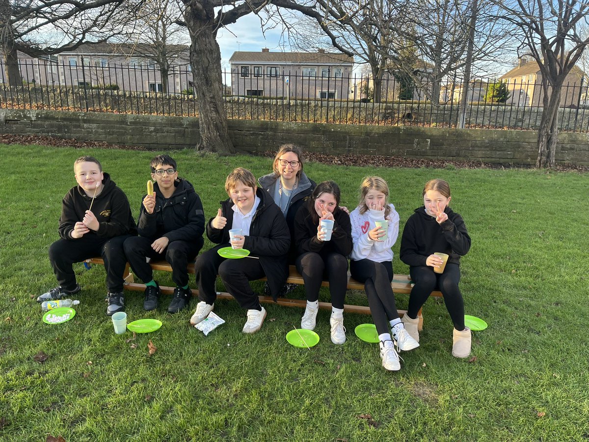 What a fab Thursday - camp fire and smores! ⛺️ 🔥 Huge thanks to Derek for helping us stay safe! 👍