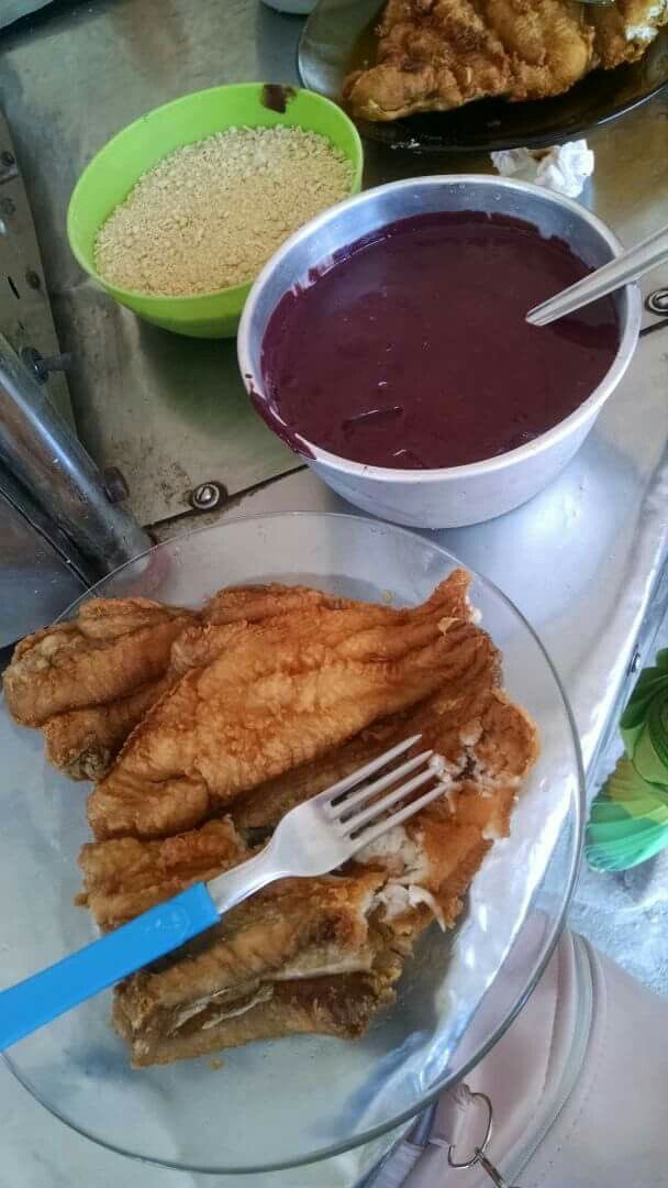 food_porn17's tweet photo. AÇAÍ E PEIXINHO https://t.co/WAmvnlRpSF