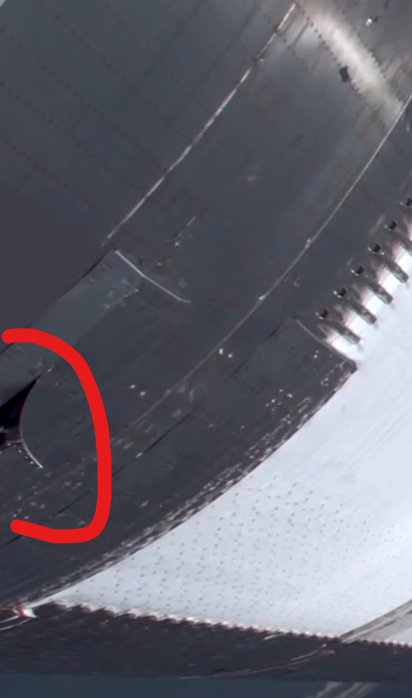 abschiebaerli's tweet photo. What was that during the Starship flight 7 launch? https://t.co/vU3KxSDnVx