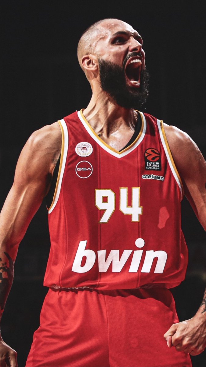 EvanFourmizz's tweet photo. #WeMove thanks to everyone that came to support us in Madrid tonight. https://t.co/RjH02ddeNx