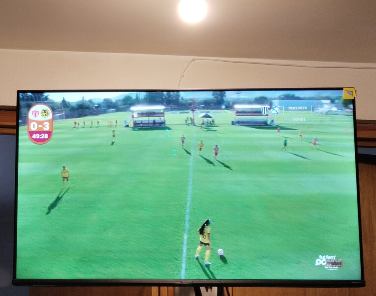 Aquí apoyando a mis águilas femenil!! Arriba la música y el fútbol!! #futfemdondesea saludos a todos!!