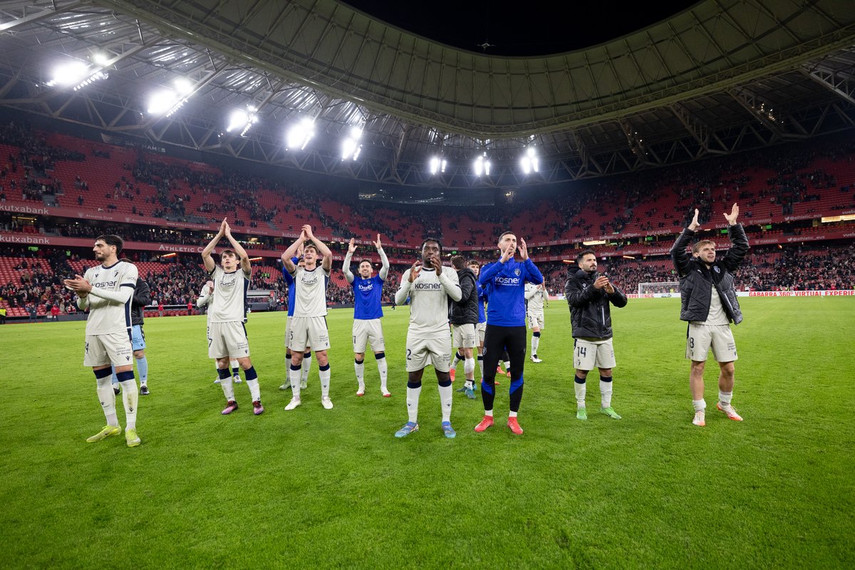 Es por vosotros. Es con vosotros.

Sois enormes, rojillos.