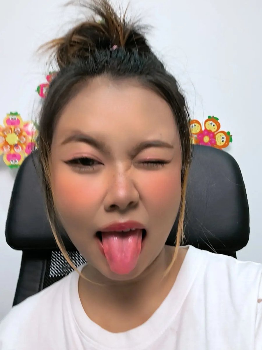 CkPhooly's tweet photo. วันนี้หนูแต่งหน้าสวยมากเลยค่ะ
..ทุกคนช่วยขอพิกัดเครื่องสำอางหนูหน่อย🤪😆 https://t.co/9gnCj5LKZ3