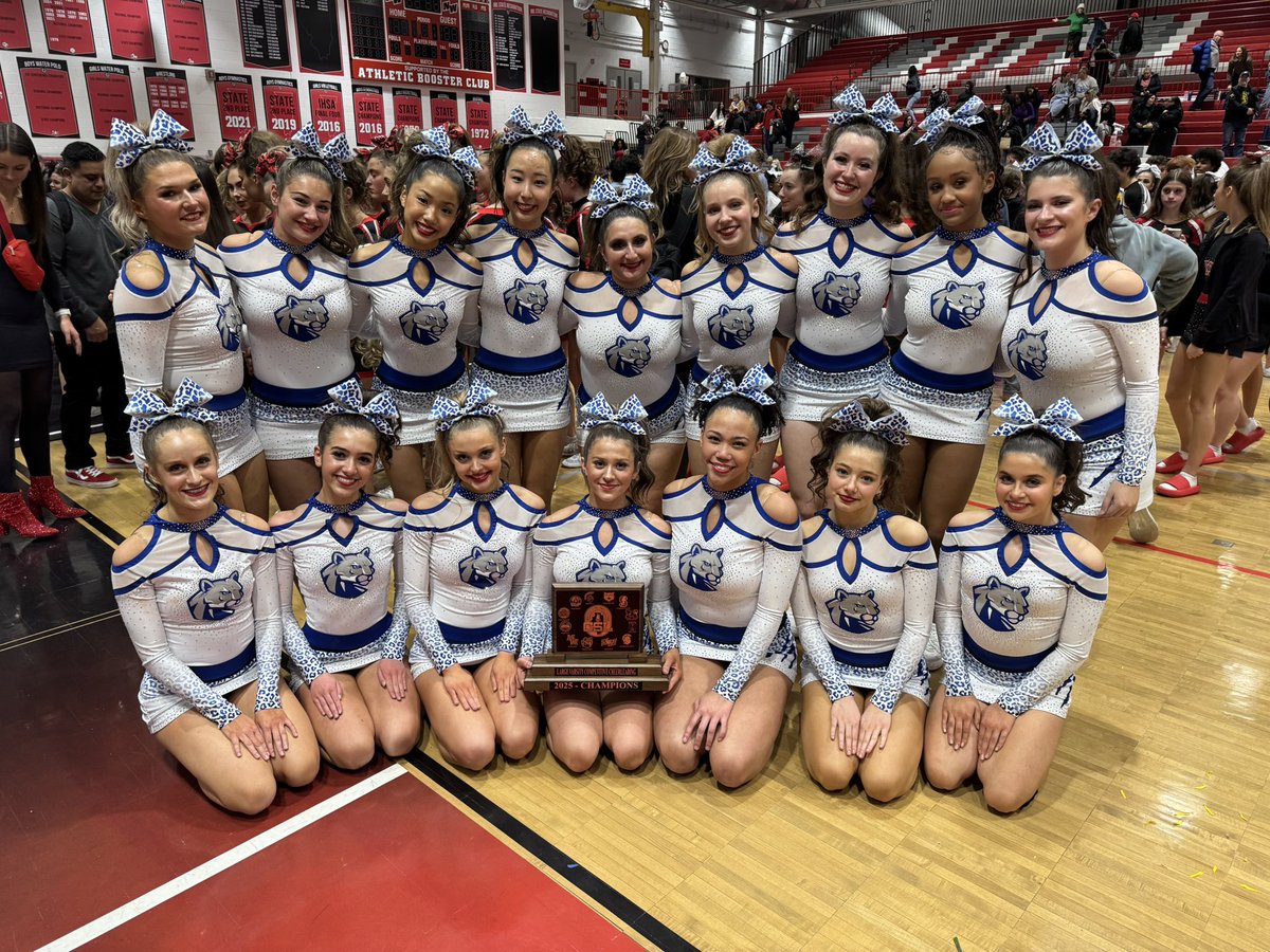 vhhscheer1's tweet photo. For the 5th time in 6 years, VHVC brought home the CSL Conference title! Such a great performance and show! #BBTY #PROUD @VHHSAth https://t.co/Kf7elPQsOy