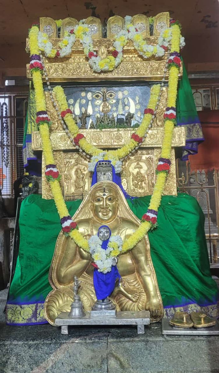 Jaggesh2's tweet photo. ಇಂದಿನ ರಾಯರ ಬೃಂದಾವನ ಅಲಂಕಾರ ದರ್ಶನ 🙏 https://t.co/2QJNFjyelI