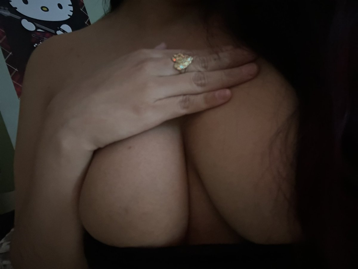 Izz2freaky_'s tweet photo. Leave me hickeys? Dm for menu babes🥰🫶🏽 https://t.co/dENEz9dcqw