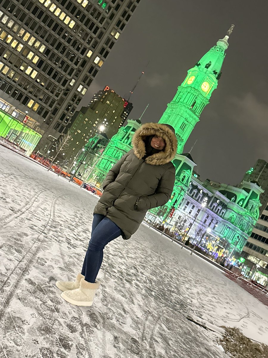 DemetriaJenni10's tweet image. Enjoying the Philly sights under these bright green lights 💚 Here to cheer on my son and his teammates  tomorrow on the court 🏀💛🖤 Grateful for these moments. #PhillyNights #VCUHoops #ProudMom
@B_Jennings1