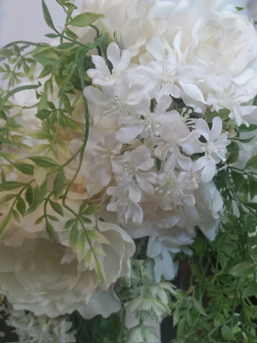 ayako_tango's tweet photo. 造花でも綺麗なものは綺麗。 https://t.co/qVeGKvyrQN
